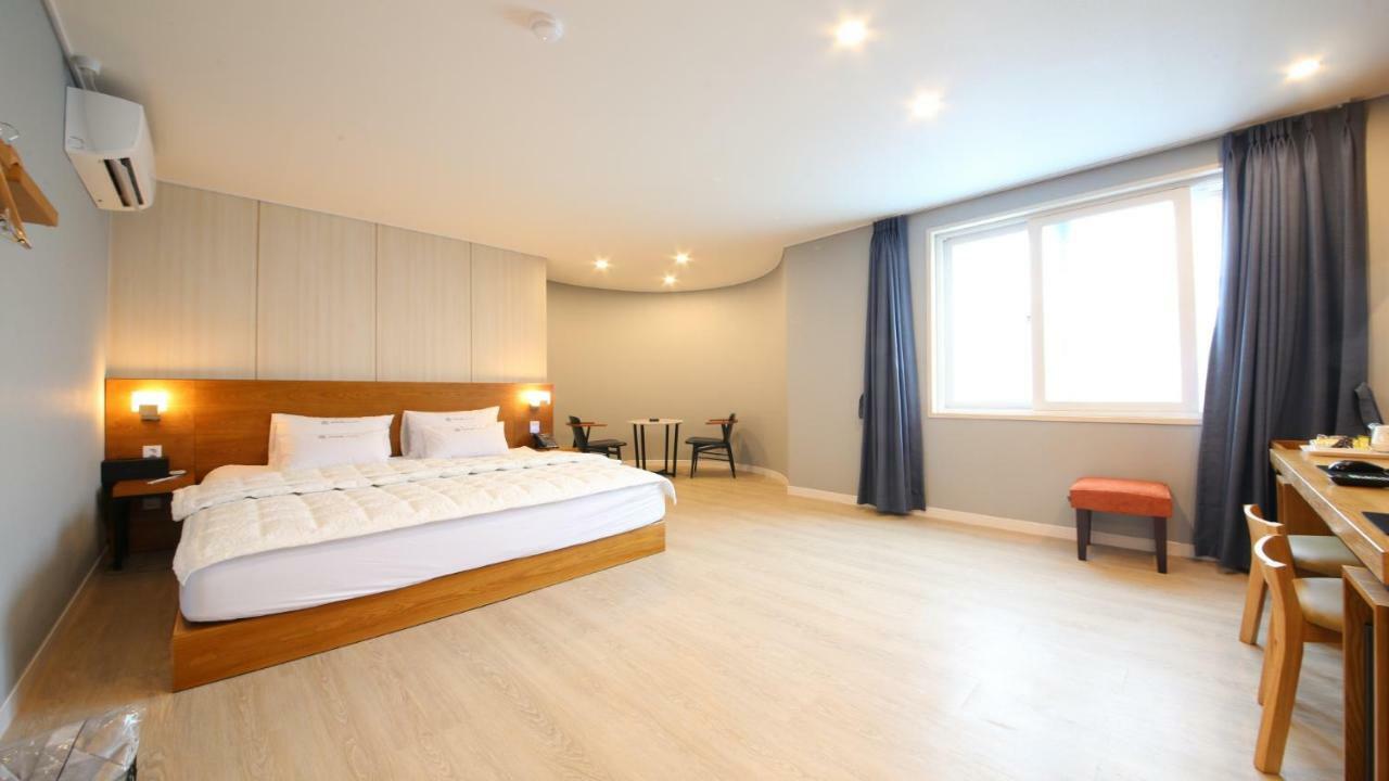 פוהאנג Hotel Palace מראה חיצוני תמונה