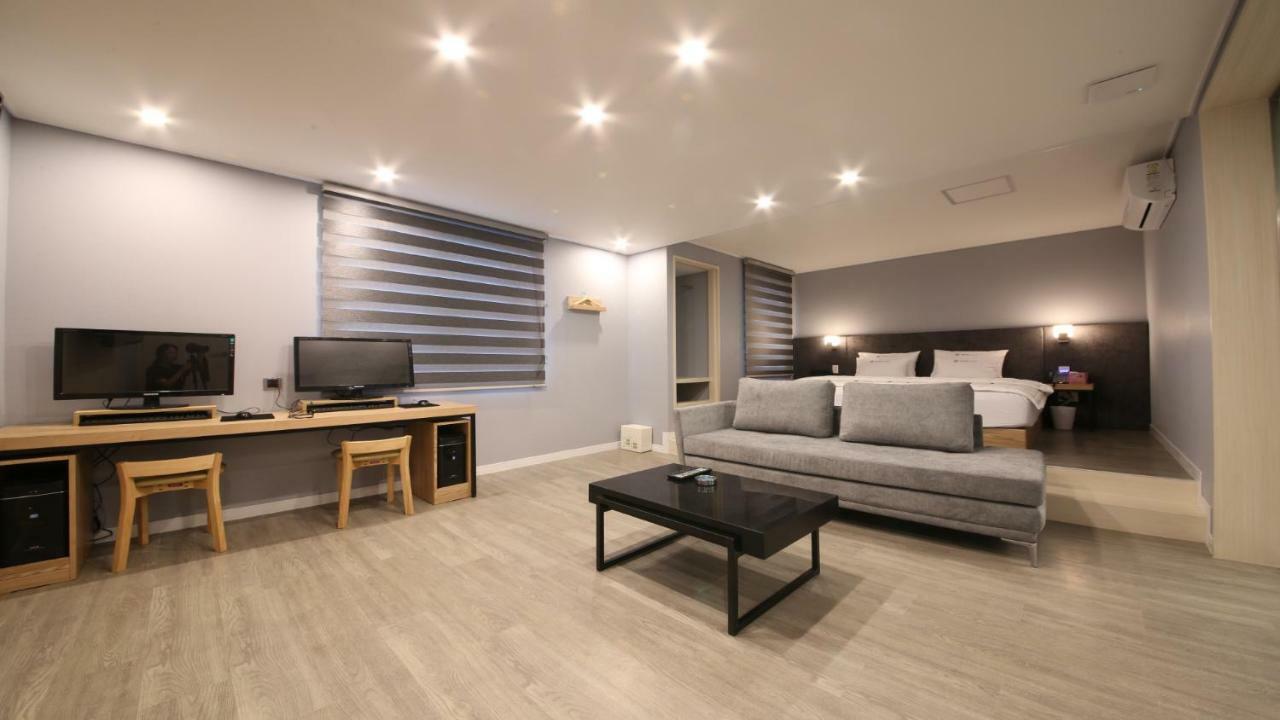 פוהאנג Hotel Palace מראה חיצוני תמונה