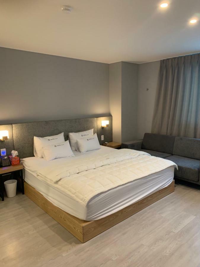 פוהאנג Hotel Palace מראה חיצוני תמונה