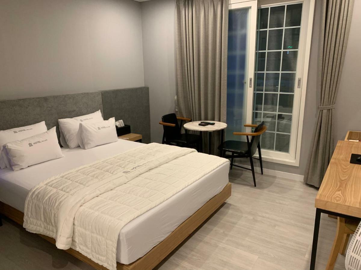 פוהאנג Hotel Palace מראה חיצוני תמונה